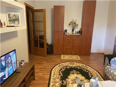 Apartament 3 camere , zona ultracentrala Piata Moldovei , et 1/4 , decomandat ,renovat , mobilat