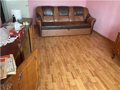 Apartament 2 camere , zona Liceul Economic , 50 mp , decomandat , liber