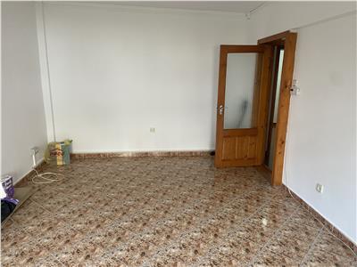 Apartament 3 camere , zona centrala , etaj parter , suprafata de 73 mp , imbunatatit